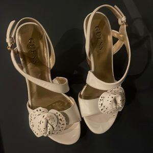 Guess white wedges